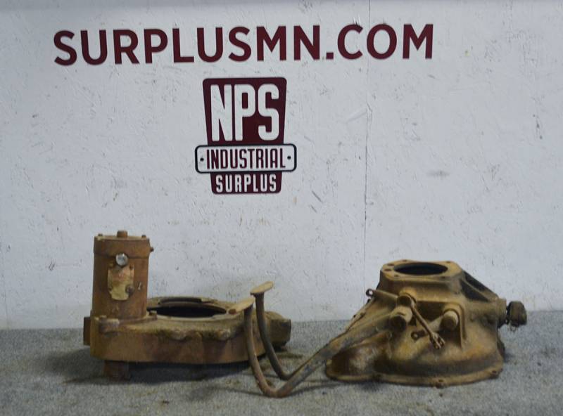 lot 360 image: Transmission Bellhousing and Clutch Housing