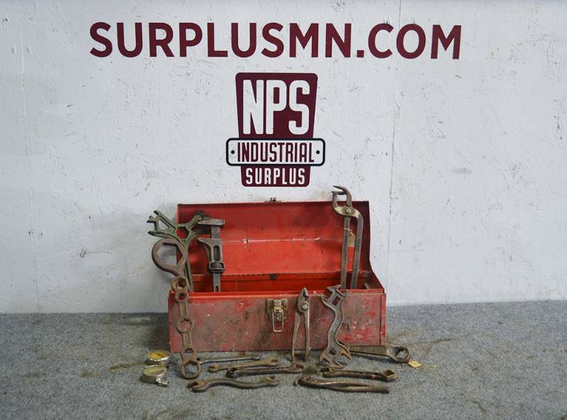 lot 366 image: FORDSON - CASE IH and Other Antique Wrenches and Tools