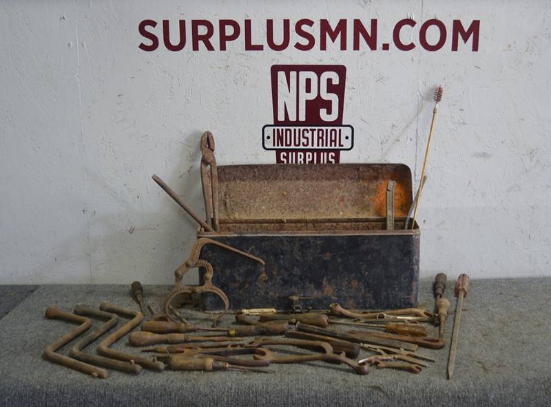 lot 367 image: Toolbox full of Antique and Vintage Tools