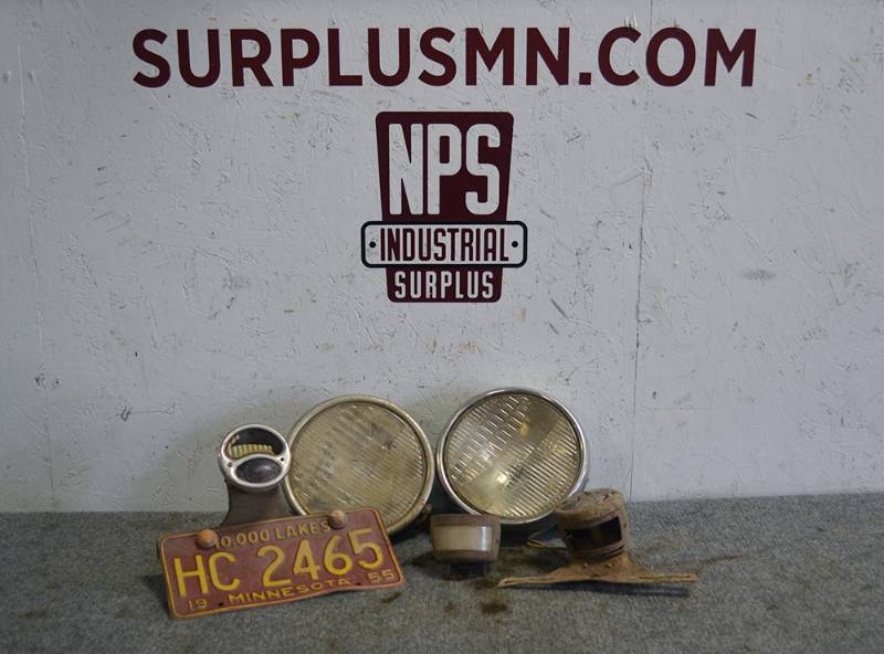 lot 368 image: FORD Model A Headlights - Tail Lights and Brackets