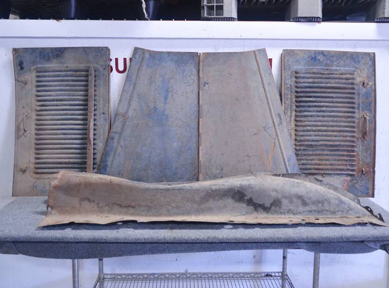 lot 402 image: FORD Model A Body Parts