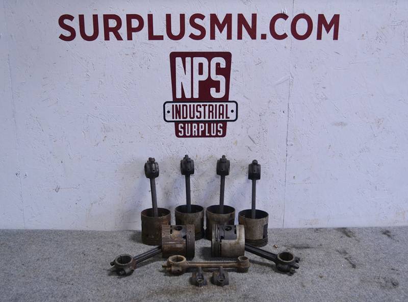 lot 417 image: Lot of FORD Model A L-Head 4-Cylinder Pistons and Parts