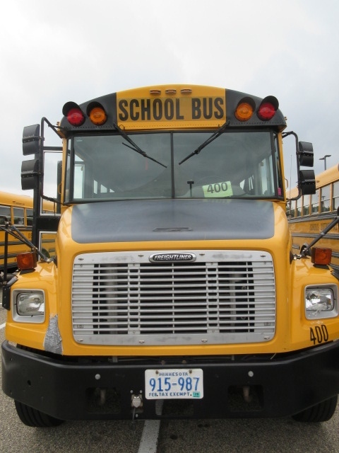 lot 400 image: THOMAS SCHOOL BUS