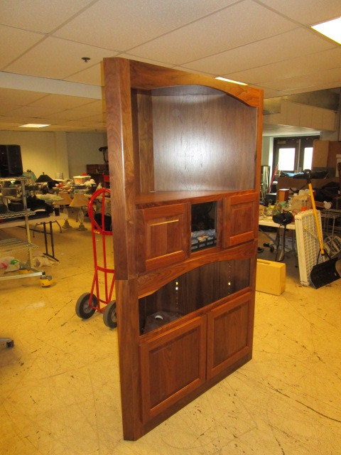 lot 107 image: CORNER ENTERTAINMENT CENTER