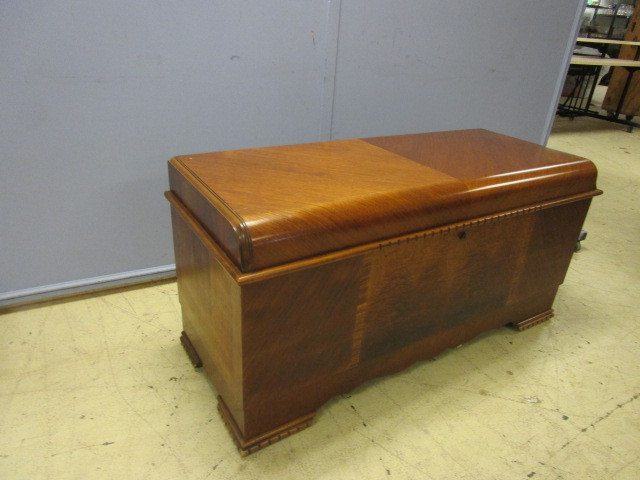 lot 111 image: LANE CEDAR CHEST