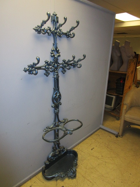 lot 114 image: COAT RACK WITH UMBRELLA STAND