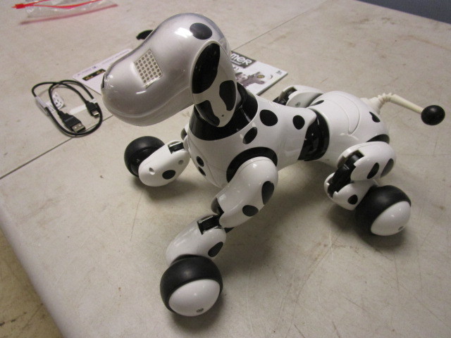 lot 142 image: ZOOMER ROBOTIC DOG