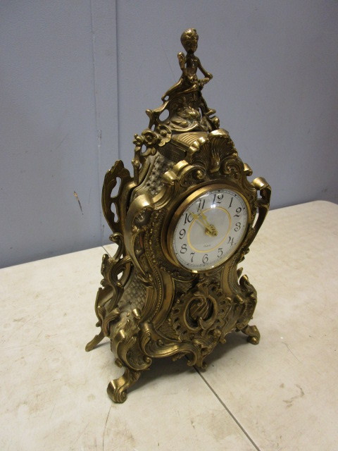 lot 155 image: BRASS MANTEL CLOCK