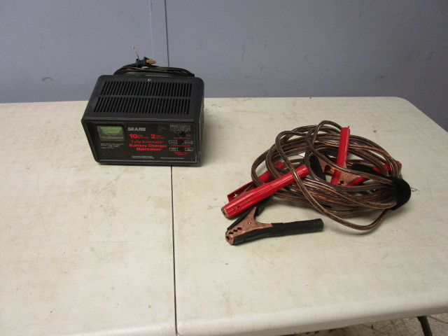 lot 173 image: SEARS BATTERY CHARGER WITH JUMPER CABLES