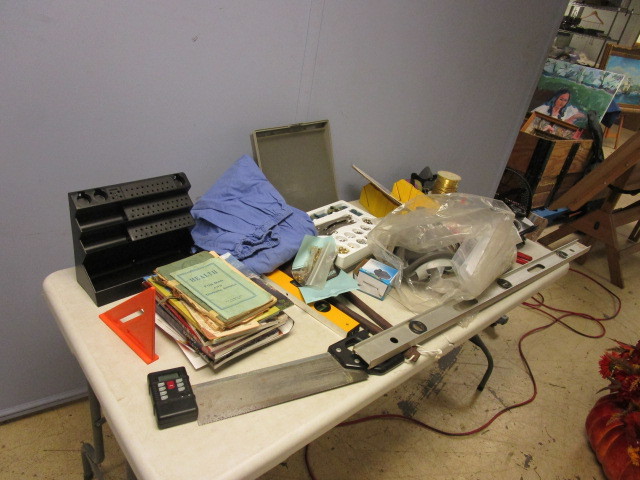 lot 176 image: RESPIRATOR MASKS, WORK SHOPS SNAP SHOP KIT, BOOKS AND MORE