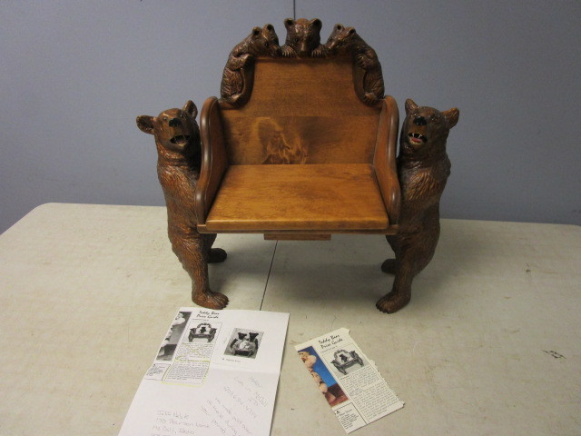 lot 188 image: WOOD TEDDY BEAR DISPLAY CHAIR
