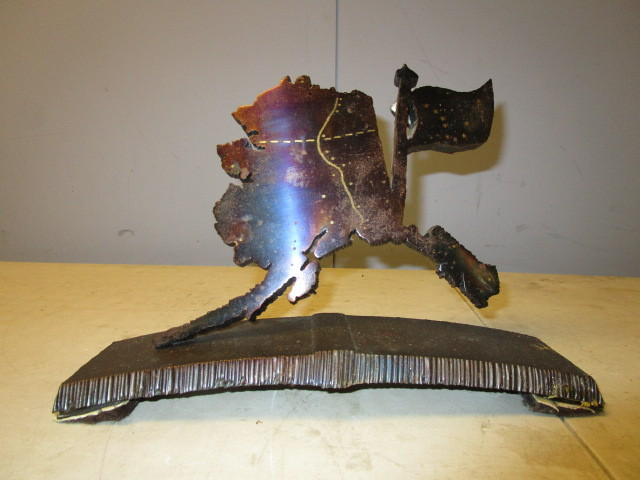 lot 204 image: ALASKAN STATE METAL SCULPTURE