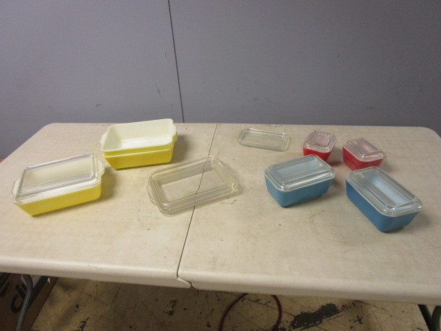lot 219 image: PYREX COOKWARE