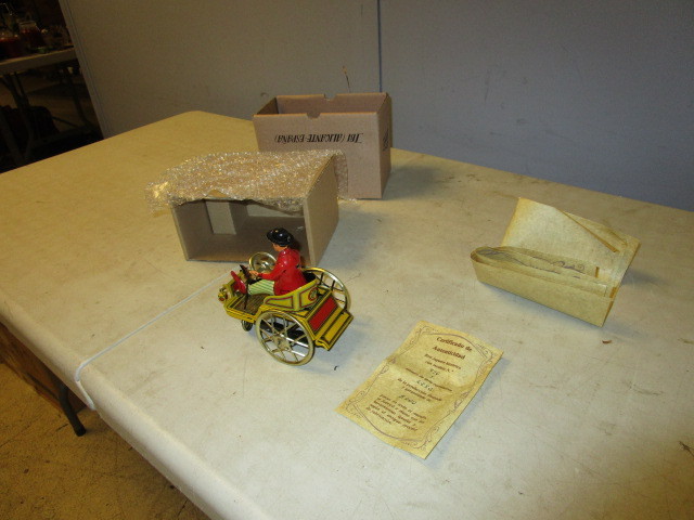 lot 231 image: PAYA S.C.V.L. TIN CAR