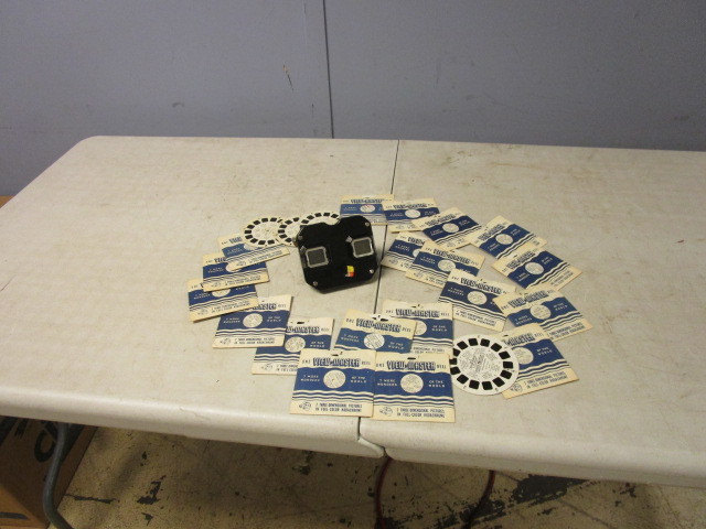 lot 235 image: VINTAGE SAWYERS VIEW MASTER AND REELS