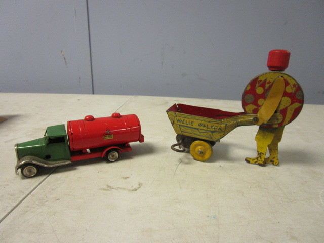lot 237 image: VINTAGE TIN TOYS