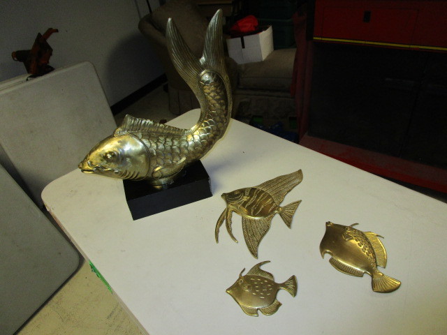lot 202 image: BRASS FISH