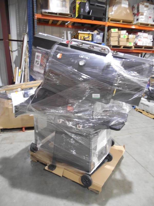 PALLET LOT OF GRILLS