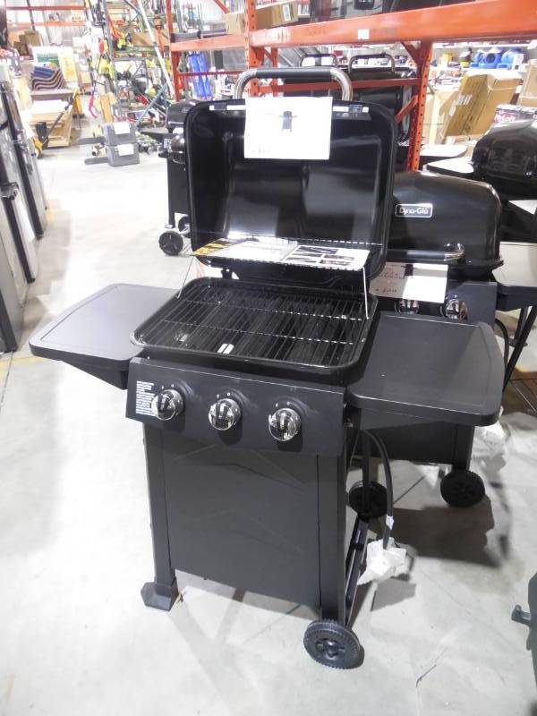 lot 3 image: Dyna-Glo 3-Burner Open Cart Propane Gas Grill
