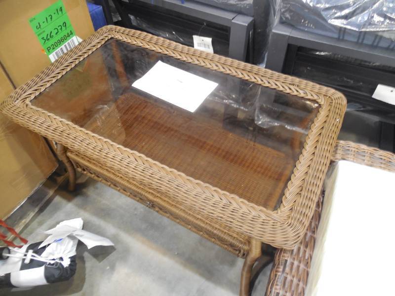 lot 28 image: HAMPTON BAY ALL SEASONS TABLE