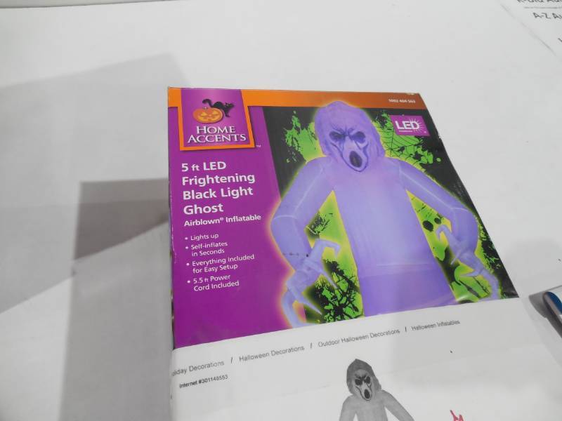 lot 82 image: HOME ACCENTS 5 FRIGHTENING BLACK LIGHT GHOST LIGHT UP