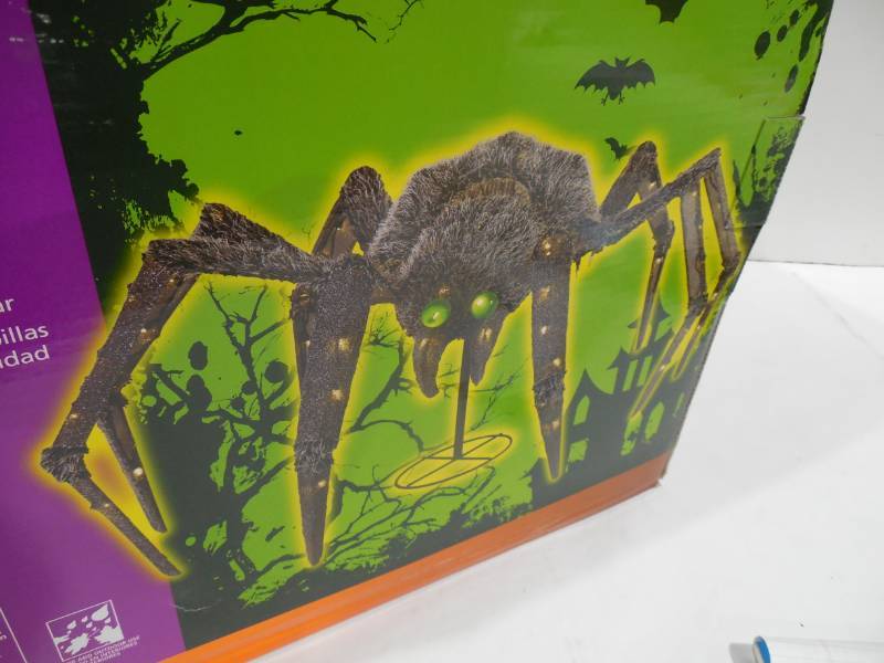 lot 87 image: HOME ACCENTS SPIDER LED LIGHT UP