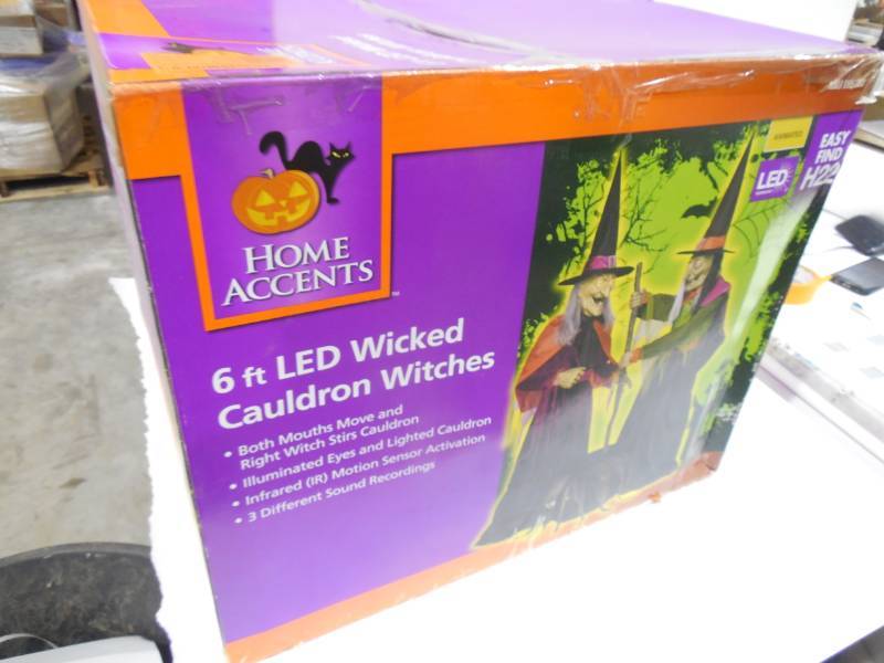 lot 97 image: HOME ACCENTS 66 CAULDRON WITCHES LED LIGHT UP