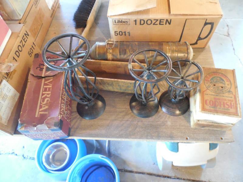 KNICK KNACK LOT