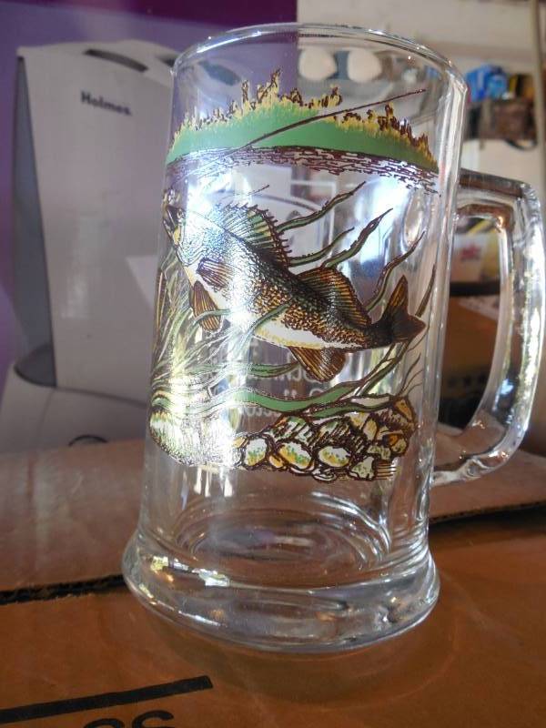 (12) SCHMIDT BEER COLLECTIBLE MUGS - WALLEYE EDITION