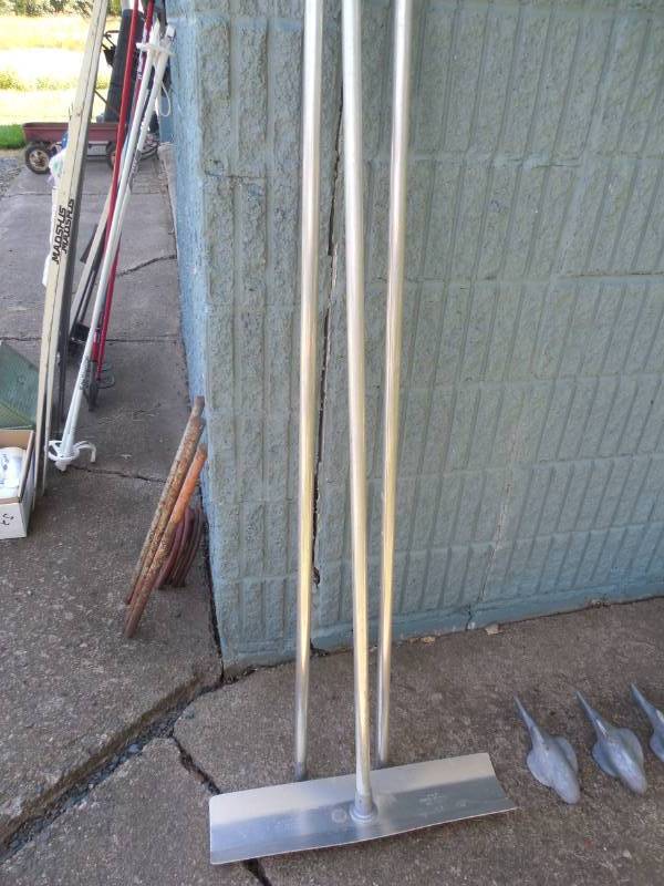 14 24 SNOW SHOVEL