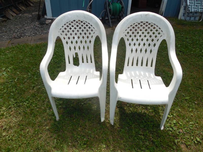 (2) MATCHING LAWN CHAIRS