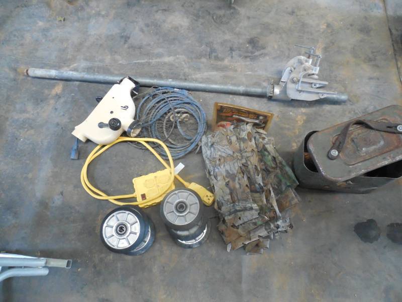 GARAGE LOT