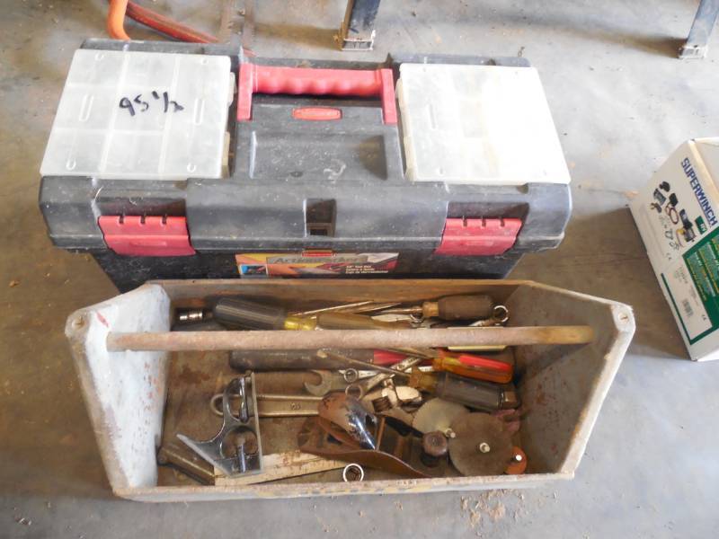 TOOL LOT