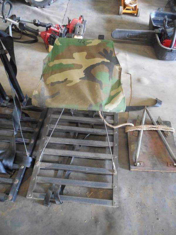 SPORTSMAN WAREHOUSE DEER TREE STAND