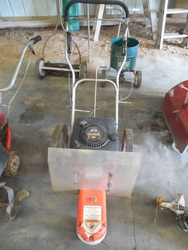 QUANTAM 5 HP  HEAVY DUTY WEED WHIPPER