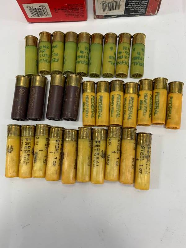 lot 33 image: Variety of 12 & 20 Gauge lot of 30 Shells