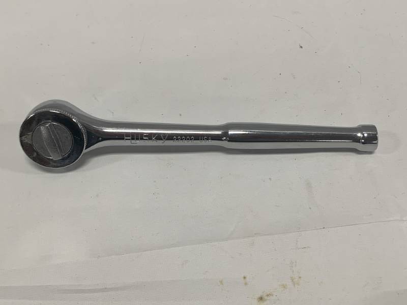 lot 70 image: New Husky MADE IN USA 38 Socket Wrench
