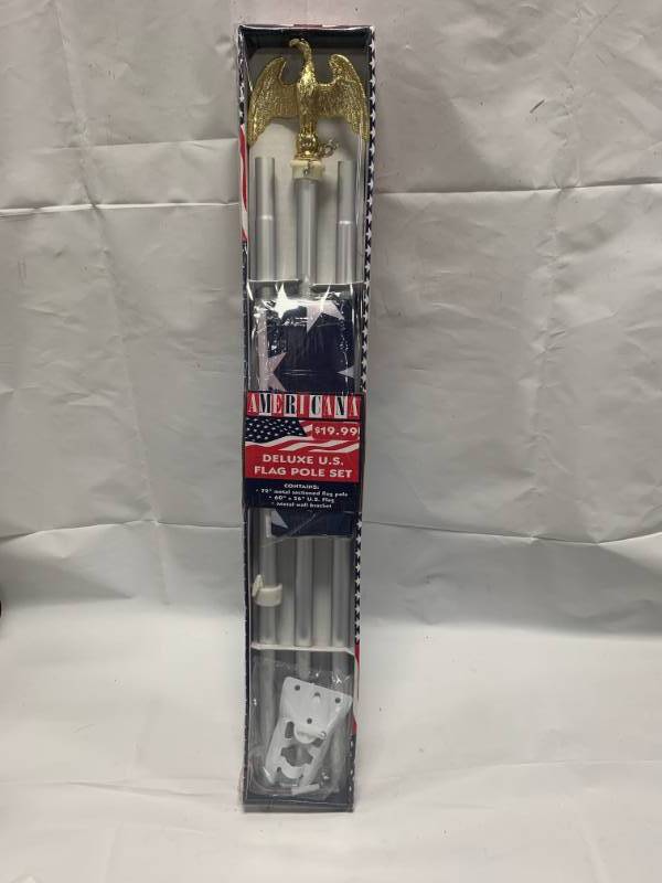 lot 72 image: Deluxe US Flag Pole Set   Includes 6 Pole, 3 x 5 US Flag
