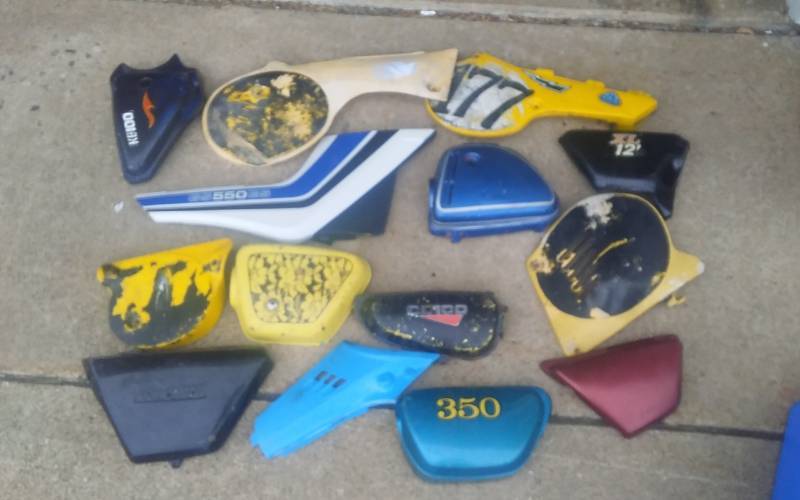 lot 16 image: Lot Of Assorted Motorcycle PartsCovers