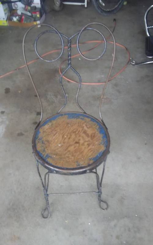 lot 20 image: Vintage Soda Shoppe Chair