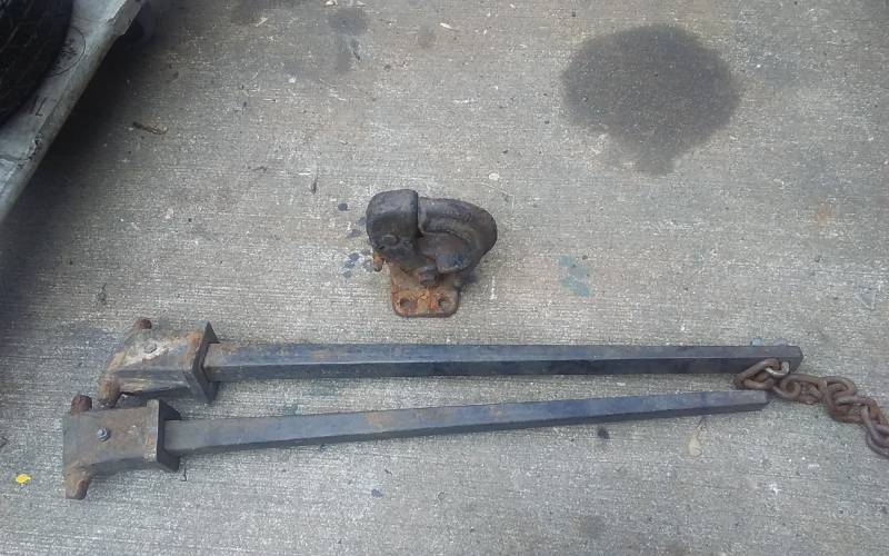 lot 25 image: Trailer Stabilizer Bars