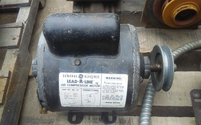 lot 46 image: GE 13 HP Electric Motor