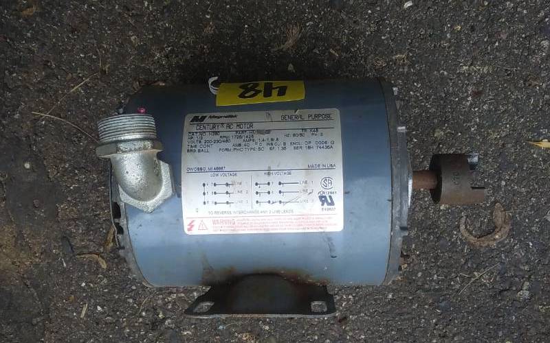 lot 48 image: Magnatek 13 HP Electric Motor