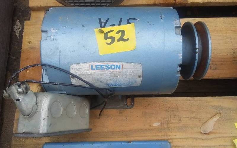 lot 52 image: Leeson 12 HP Electric Motor