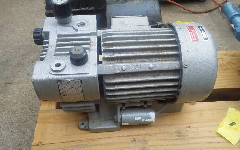 lot 58 image: Rietschle Pump (Specs Not In English)