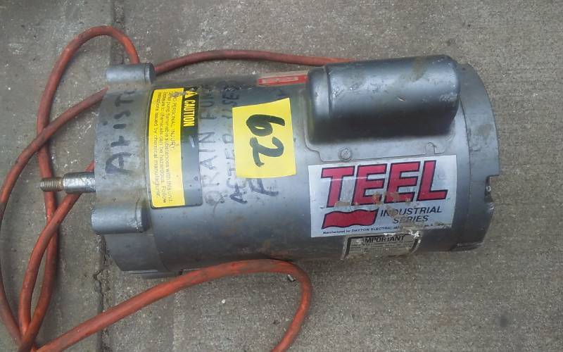 lot 62 image: Dayton 34 HP Electric Motor