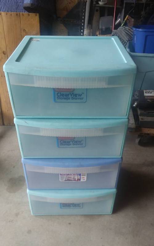 lot 78 image: 4-Plastic Stackable Drawer Organizers