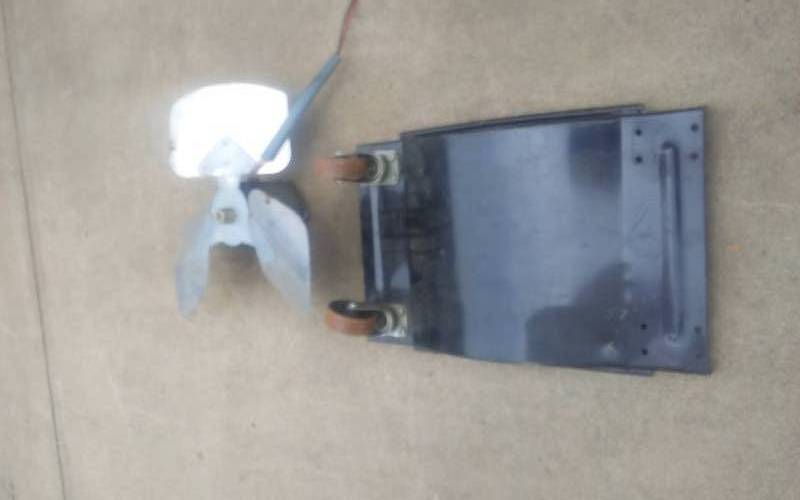 lot 87 image: Electric 3-Blade Fan & Dolly With 2-Wheels