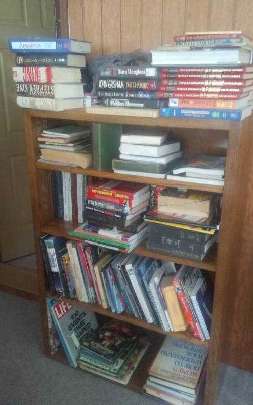 lot 89 image: Box Lot Of Stephen King & Daniel Koontz Paper Back Books