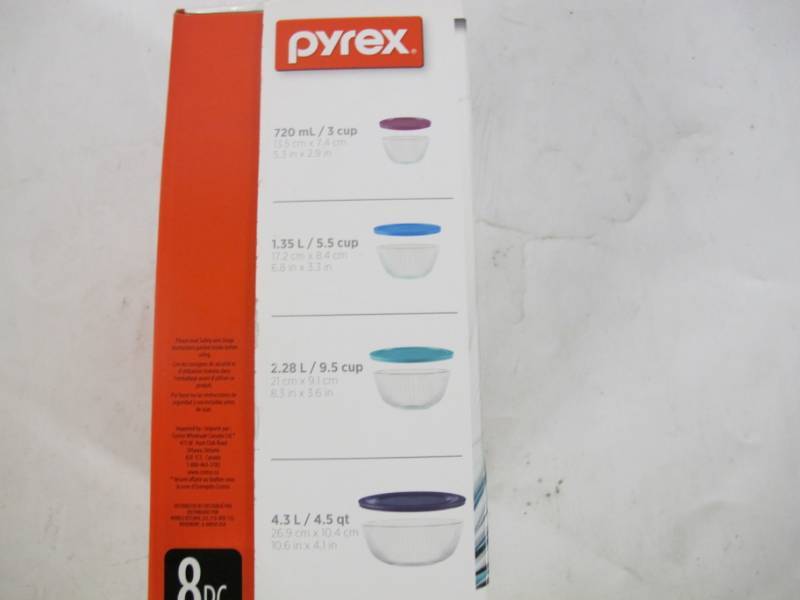 lot 8 image: Pyrex 4-Piece Mixing Bowl Set